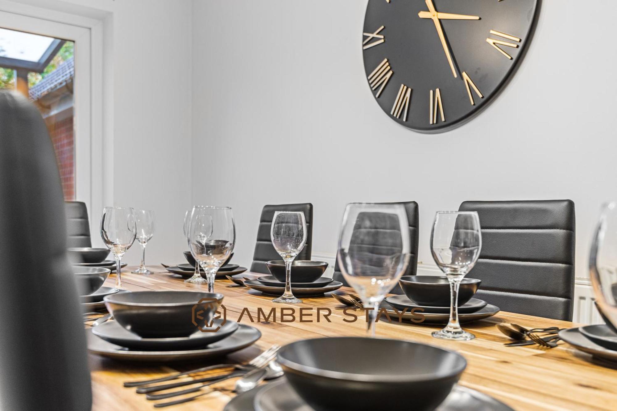 Spacious 5 Bed House In Reading By Amber Stays, Perfect For Business & Contractors, Sleeps 12! 외부 사진