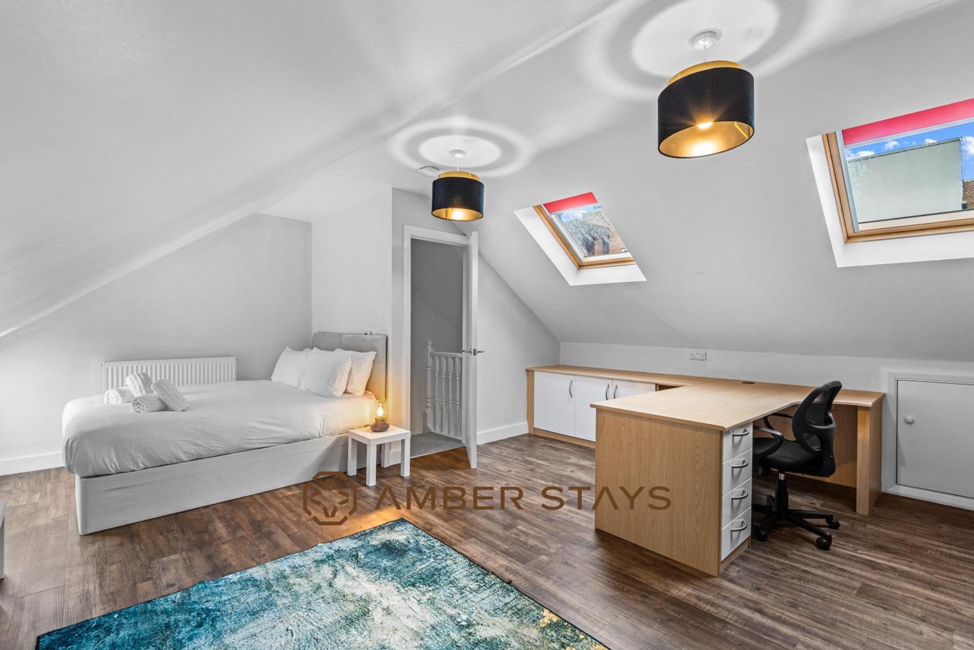 Spacious 5 Bed House In Reading By Amber Stays, Perfect For Business & Contractors, Sleeps 12! 외부 사진