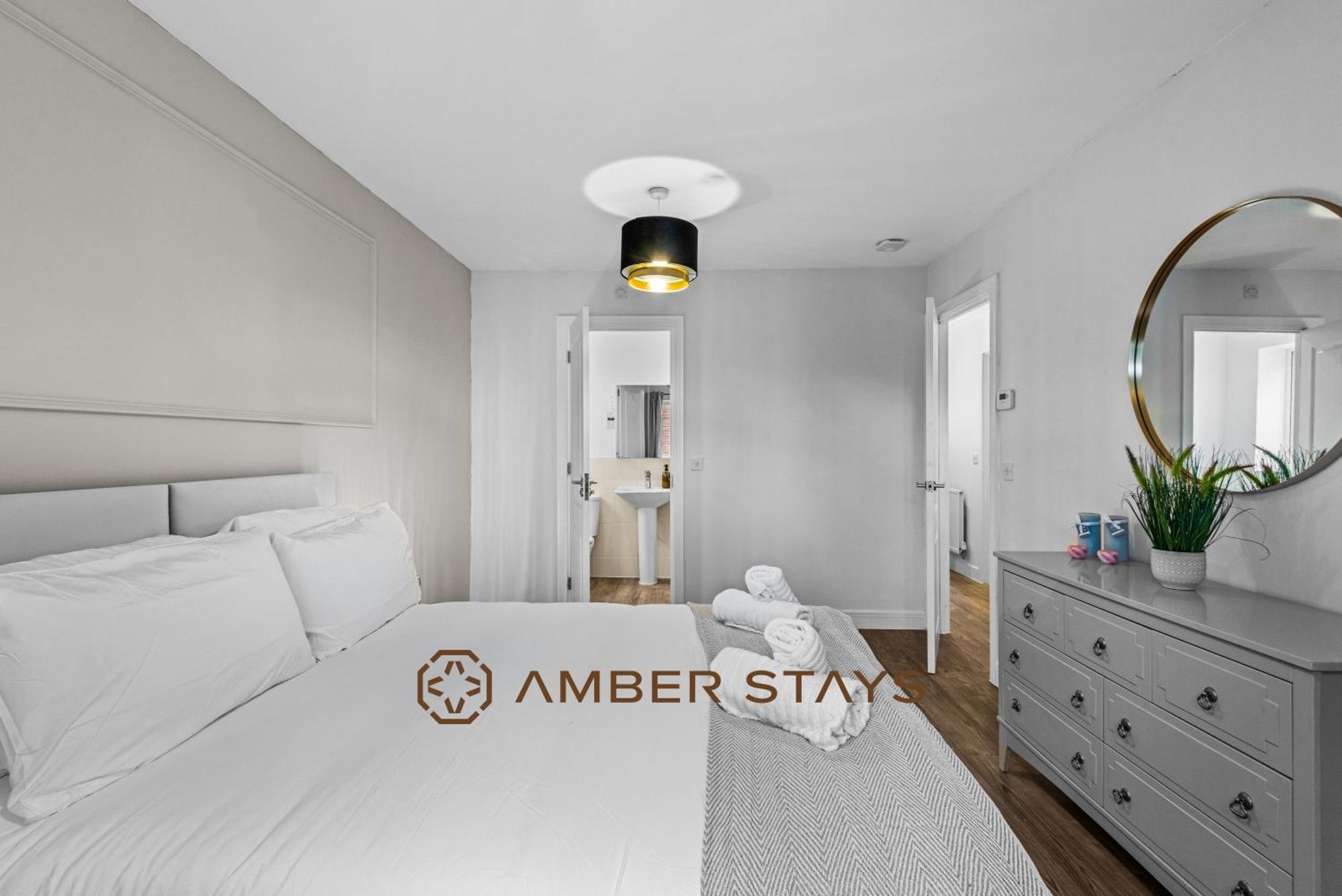 Spacious 5 Bed House In Reading By Amber Stays, Perfect For Business & Contractors, Sleeps 12! 외부 사진