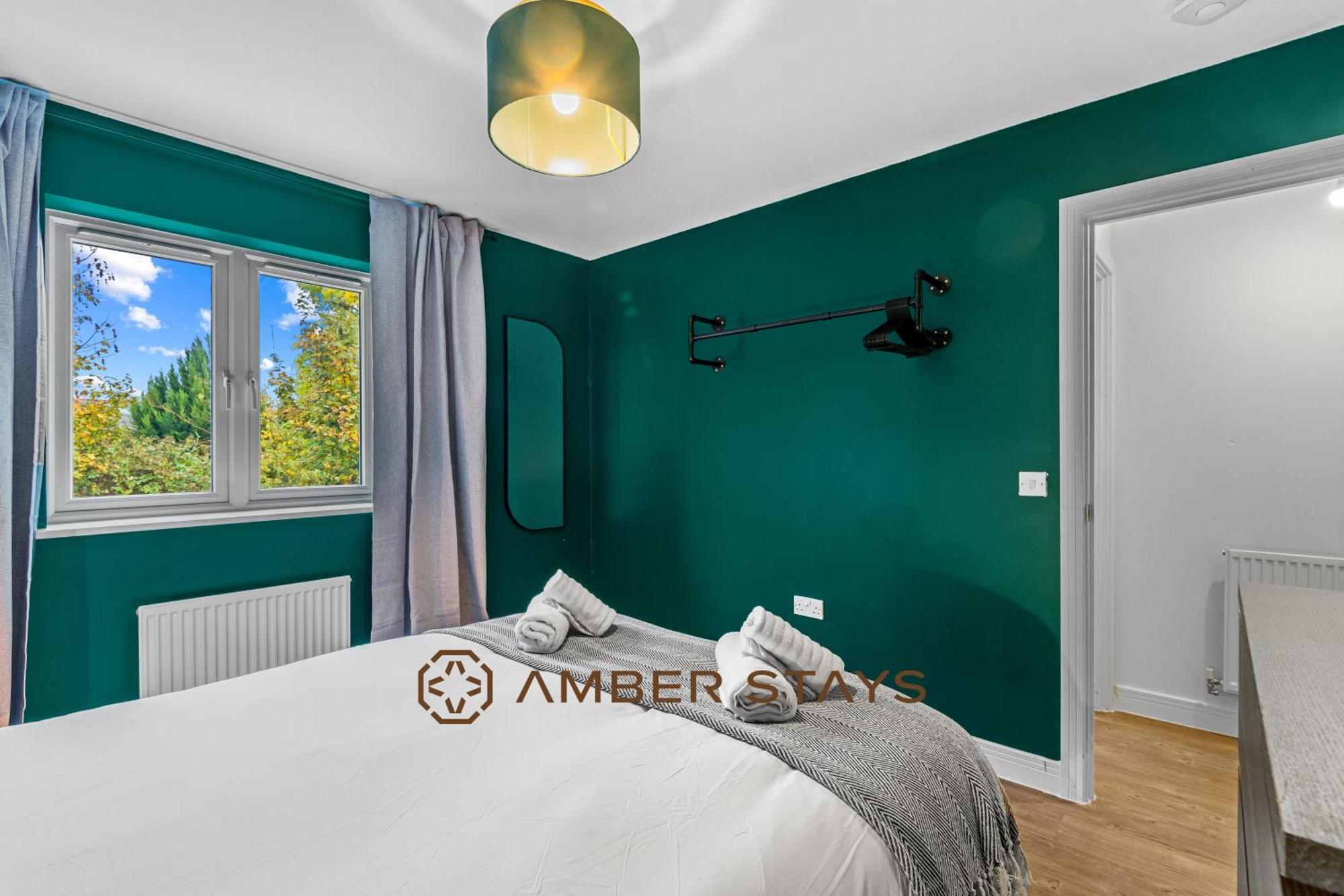 Spacious 5 Bed House In Reading By Amber Stays, Perfect For Business & Contractors, Sleeps 12! 외부 사진