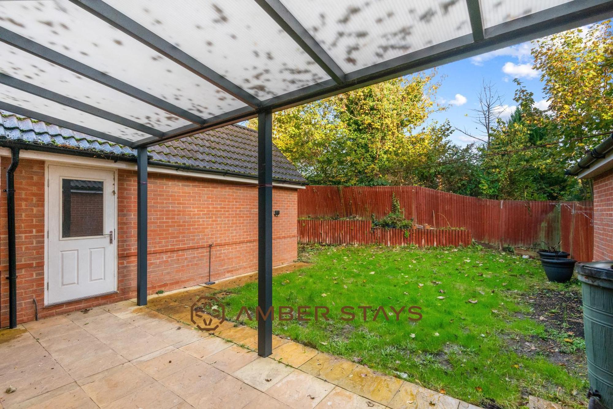 Spacious 5 Bed House In Reading By Amber Stays, Perfect For Business & Contractors, Sleeps 12! 외부 사진